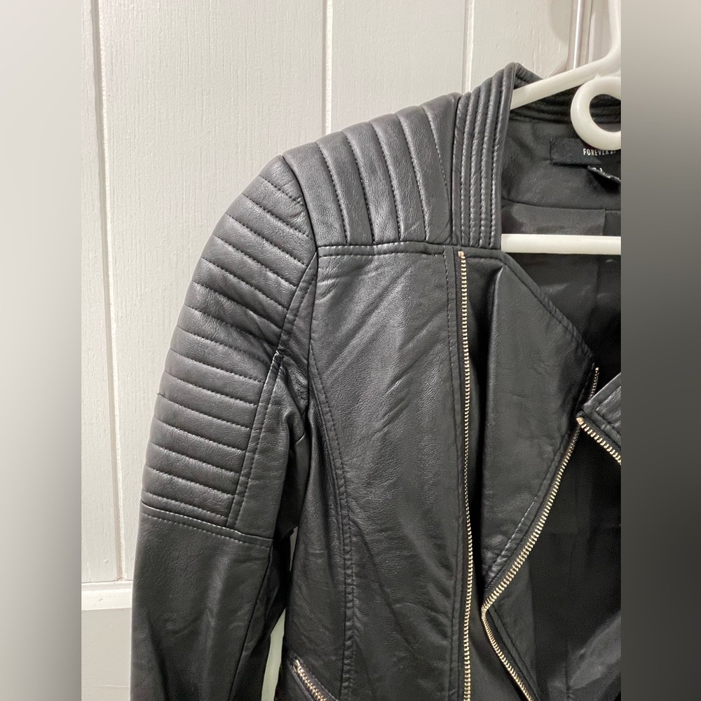 Forever 21 Black Quilted Faux Leather Moto Jacket - Picture 5 of 9